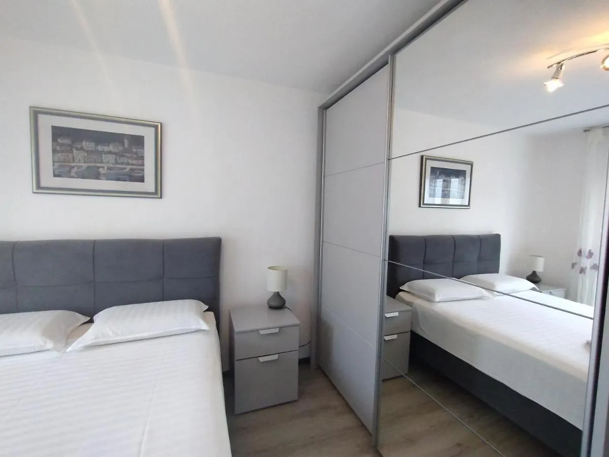 Apartments Ana - Ровинь