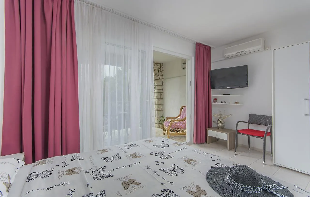 Apartments Ana - Rovinj 0*,